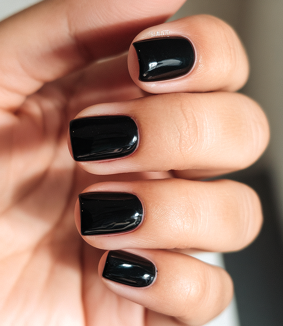 black nails ideas 2026 short glossy minimal