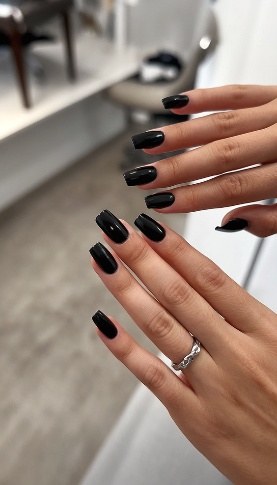 black nails ideas 2026 glossy short