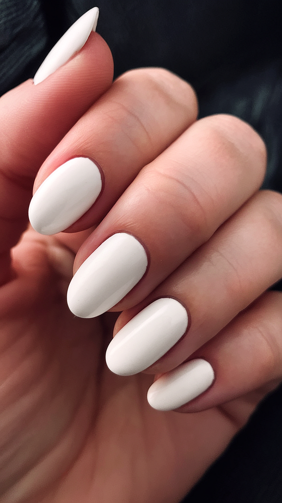 White Nails Trend 2026 – Clean, Milky, and Modern Design Ideas