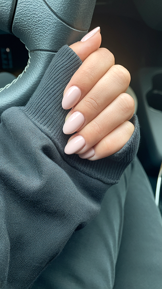 White Nails Trend 2026 – Clean, Milky, and Modern Design Ideas