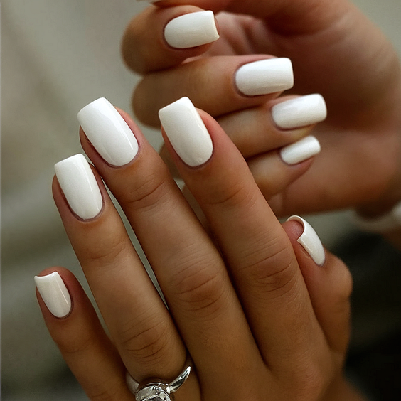White Nails Trend 2026 – Clean, Milky, and Modern Design Ideas