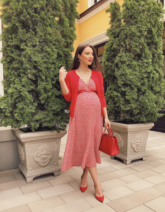 beautiful spring outfit for pregnant women 2026 Bold Florals With a Confident City Energy